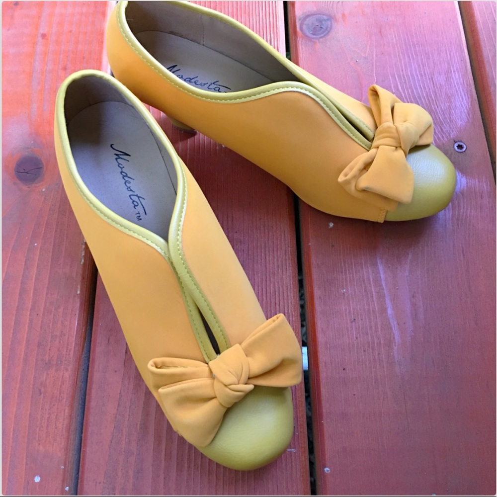 Bow the Other Way Bootie -from ModCloth - Picture 2 of 7